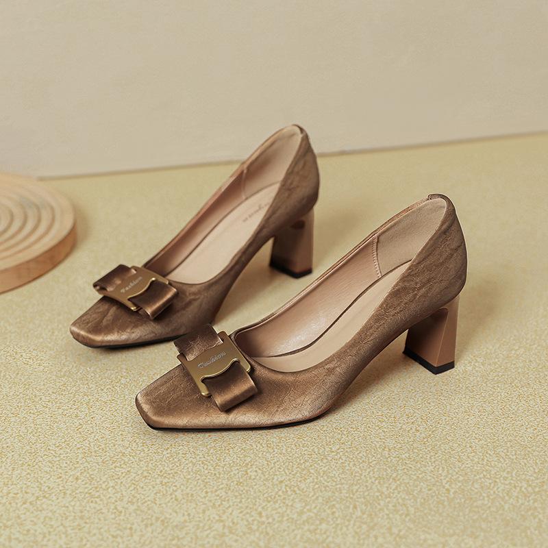 

Черные туфли на высоком толстом каблуке, не утомляющие ноги, темпераментные, знаменитость, новинка весна-осень, квадратный носок, с неглубоким вырезом, одинарные туфли 35 коричневый