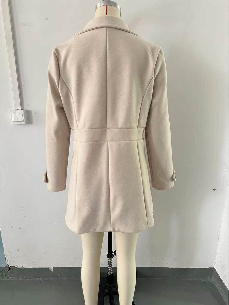 Mittellanger Wollmantel mit Revers und Knöpfen Herbst/Winter 2025