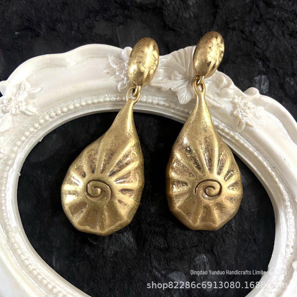

Autumn Vintage Geometric Pleated Dangle Earrings - Light Luxury Retro Gold for Women