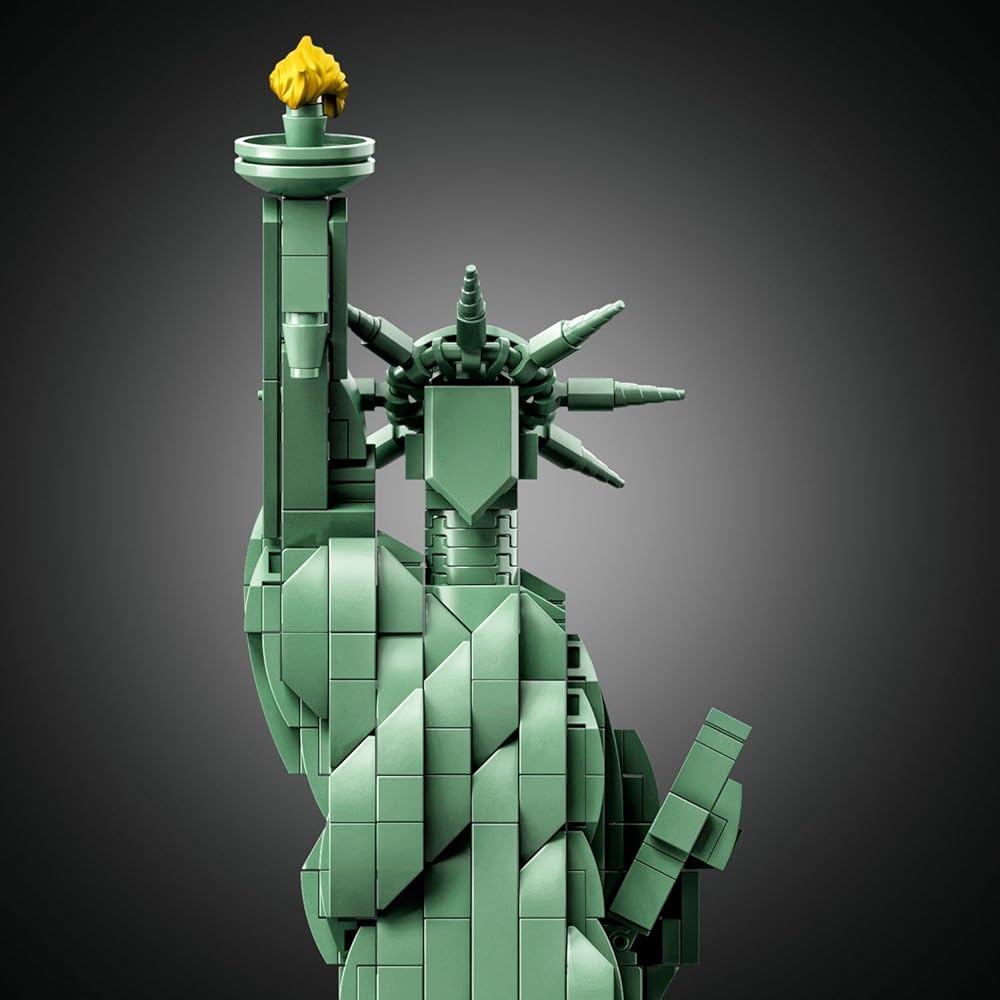 LEGO Architecture Statue of Liberty Building Set 21042 Model Kit for Adults and Kids