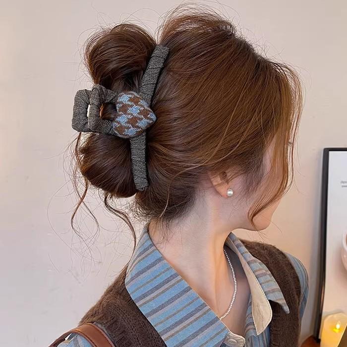 High-End Retro Plaid Heart Claw Clip for Thick Hair - Women's 2025 Hair Accessory