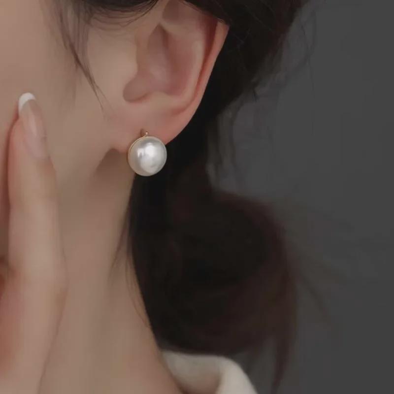 Elegante Herbst/Winter Perlenohrringe: Leichter Luxus, Nischen-Retro, Hongkong-Stil, Vielseitige Ohrringe für Frauen