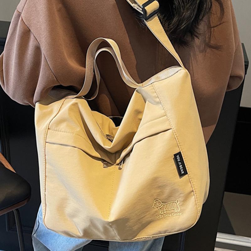 Casual tote bag, waterproof portable single-shoulder crossbody bag, travel bag, large-capacity bag for work