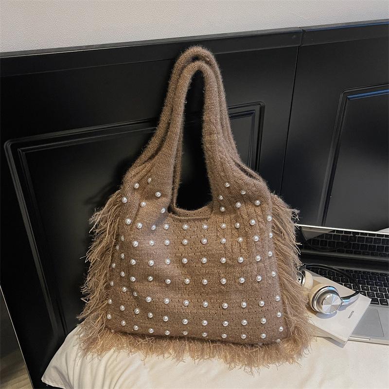 Large-capacity Single-shoulder Women's Off-the-beaten-path Stress-relieving Vacation Beach Handcrafted Woolen Tote Bag