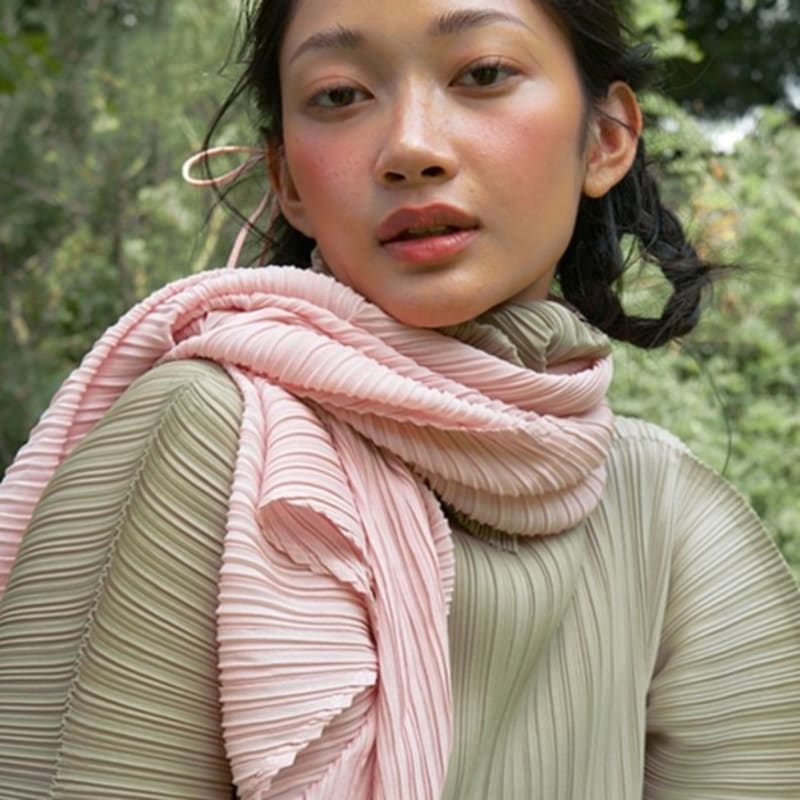 

FINE PLEATS Pleated Big Scarf Light Pink FREE