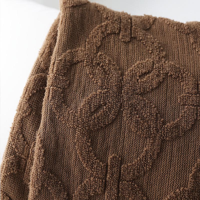 Nordic Knitted Bed Runner & Throw Blanket - Soft Fabric, Decorative Scarf for Bed or Sofa