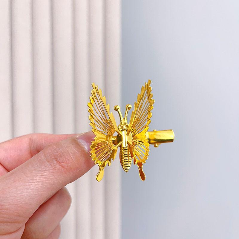 

Trend Elegant Metal Hollow Gold Butterfly Hairpin Female Girl Accessories Ornament Trembling Side Clip Moving Zircon Gift