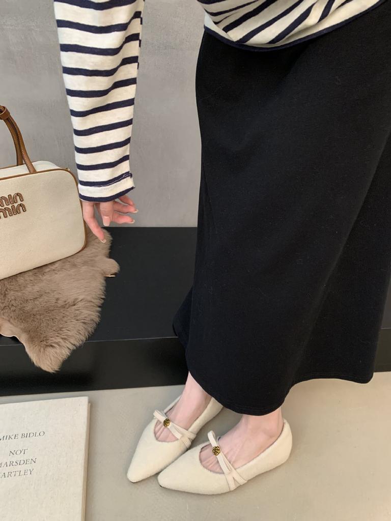 2025 autumn new pointed head with bow inner height commuting temperament women's single shoes