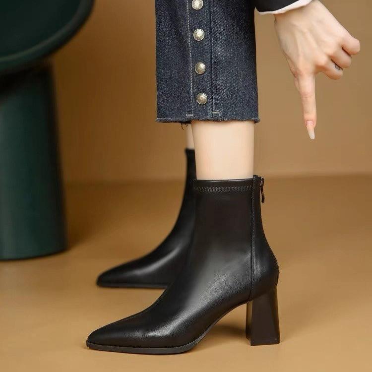 

Французькі жіночі короткі чоботи на високих підборах, новинка весни та осені 2024 року, черевики Мартін на товстих підборах, білі еластичні тонкі чоботи з маленьким гострим носком 39 чорний