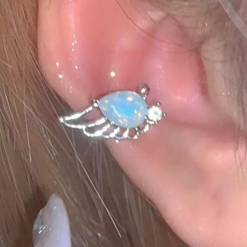 

Wing Ear Clip Earrings For Women Girl Rhinestone Angel Elf Earbone Clip No Piercing Clip Adjustable Fashion Zircon Gift