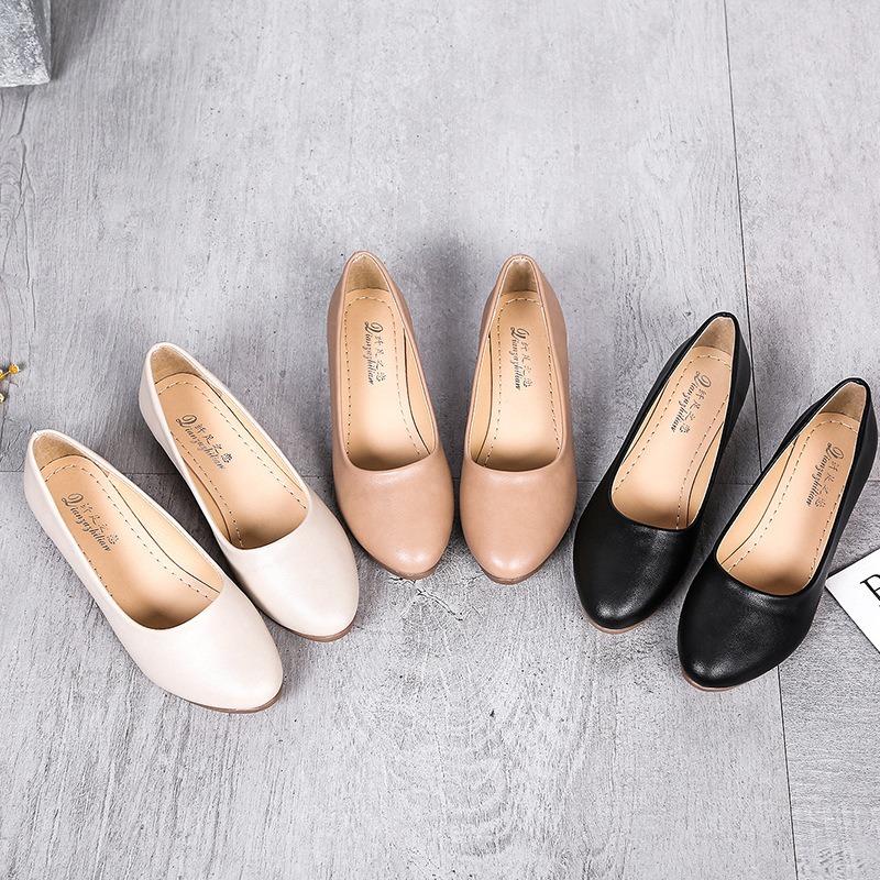 Spring and Summer New Light Mouth Pointed Wedge Heel Solid Color Casual Mother Fashion Shoes