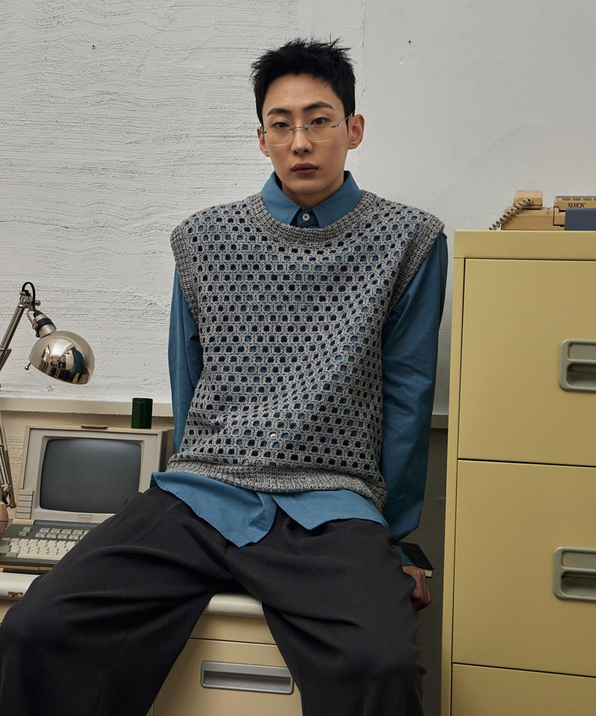 Eyeunderstand Mixed Knit Vest (Gray)