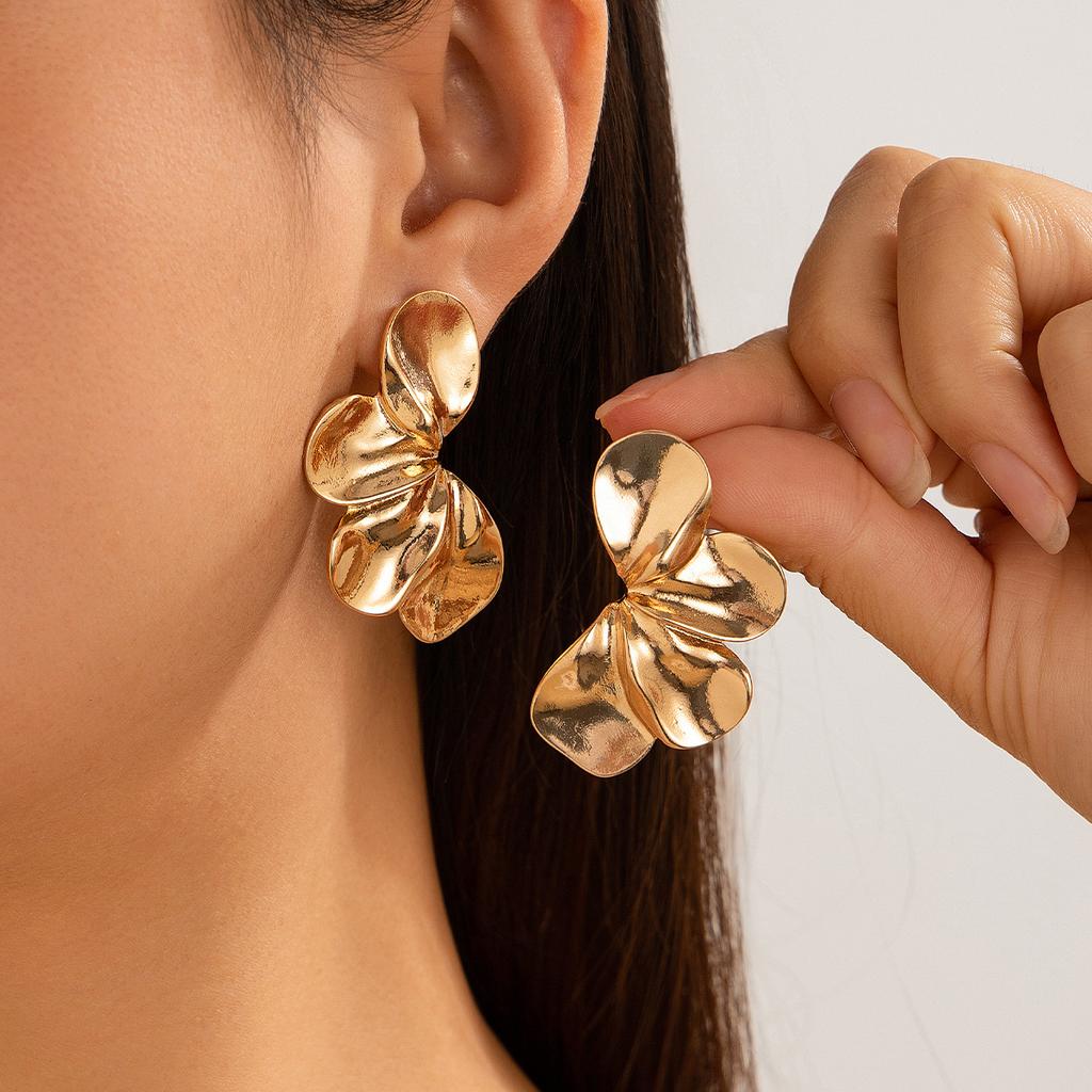 Retro Cold Wind Leaf Stud Earrings Female, Fashion Design Sense Metal Flower Earrings Earrings