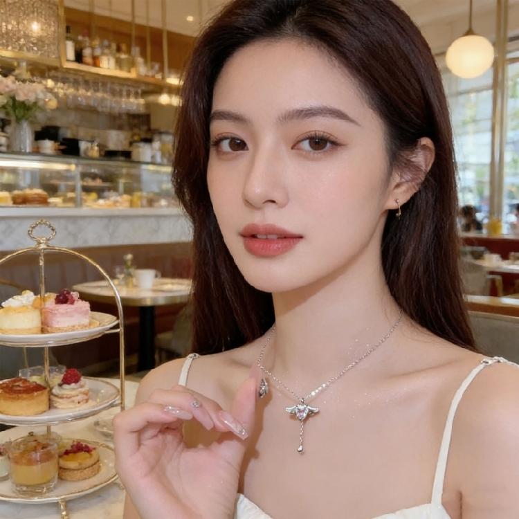 Elegant Heart With Wing Necklace In Shining Zinc Alloy Design Fashion Accessory Gift Perfect For Romance Presents