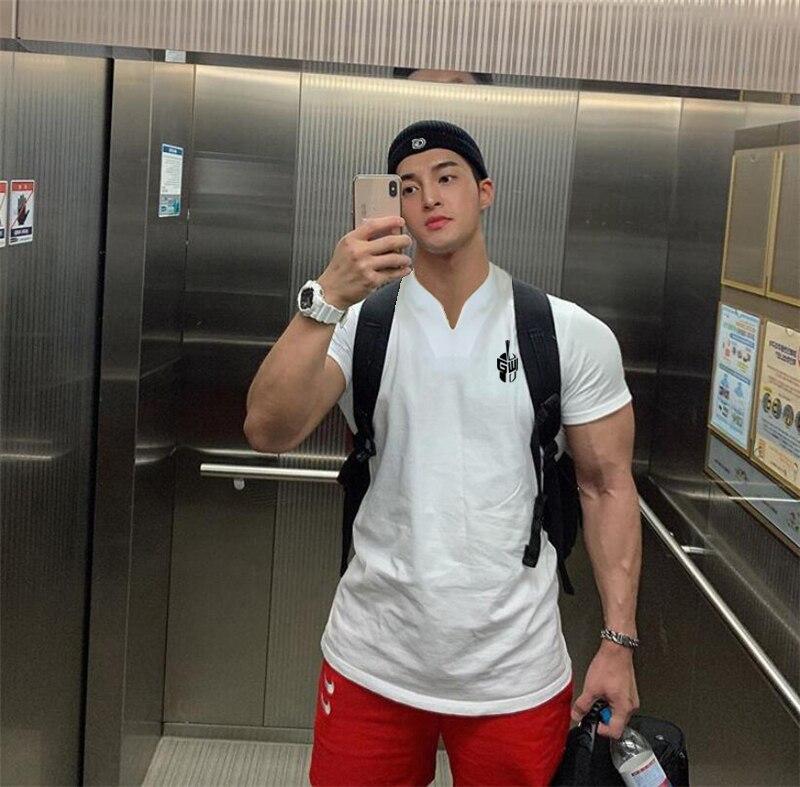 Muscleguys New Sports V-neck Top Running Fitness Breathable Professional Training Short Sleeve T-shirt