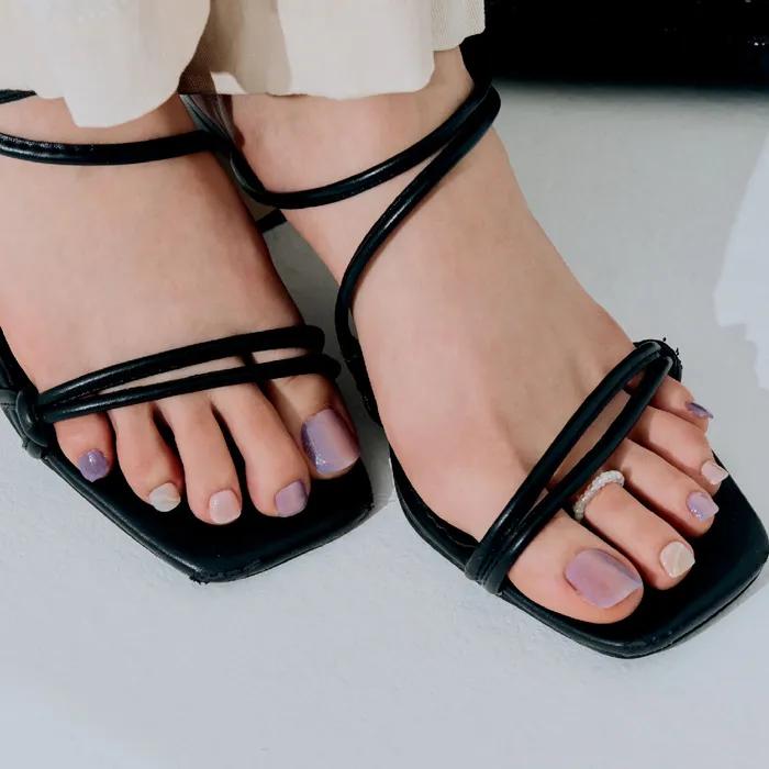 Feminine Purple Gel Pedi