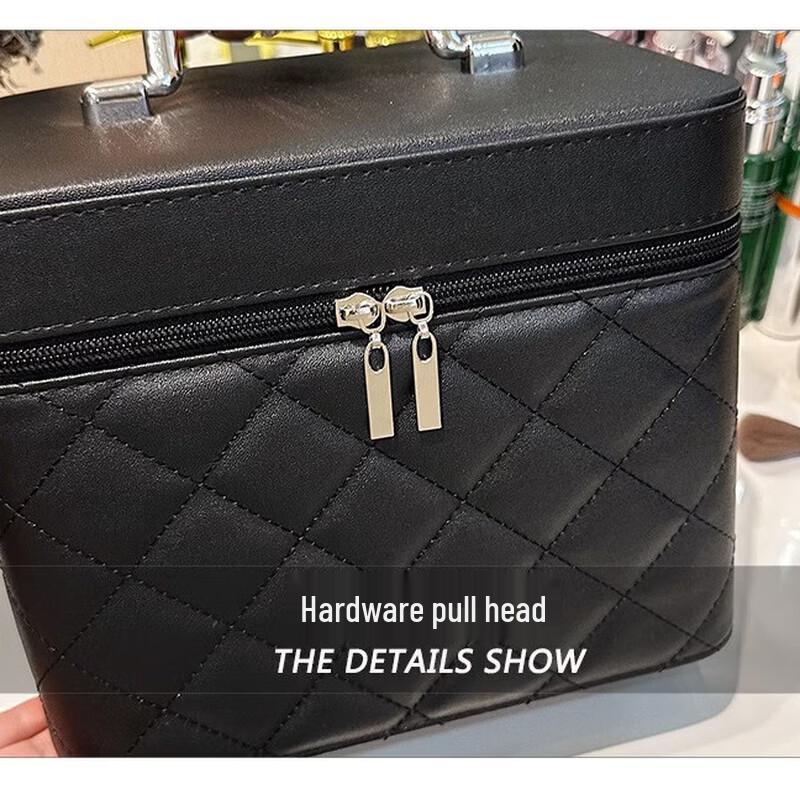 MDNG Quilted Portable Cosmetic Case Large