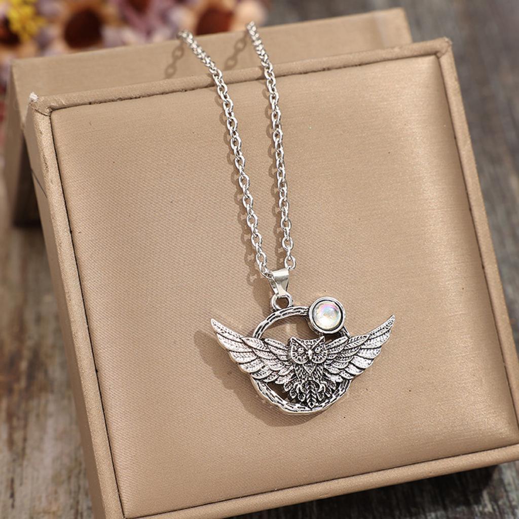 Vintage Owl Pendant Necklace Featuring Intricate Stone Inlay Ornament for Unique Styles and Personalize Expression
