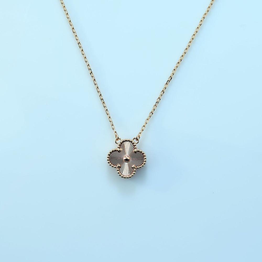 Four-leaf Clover Necklace Fashion Luxury Agate Chalcedony Women's Clavicle Chain Pendant