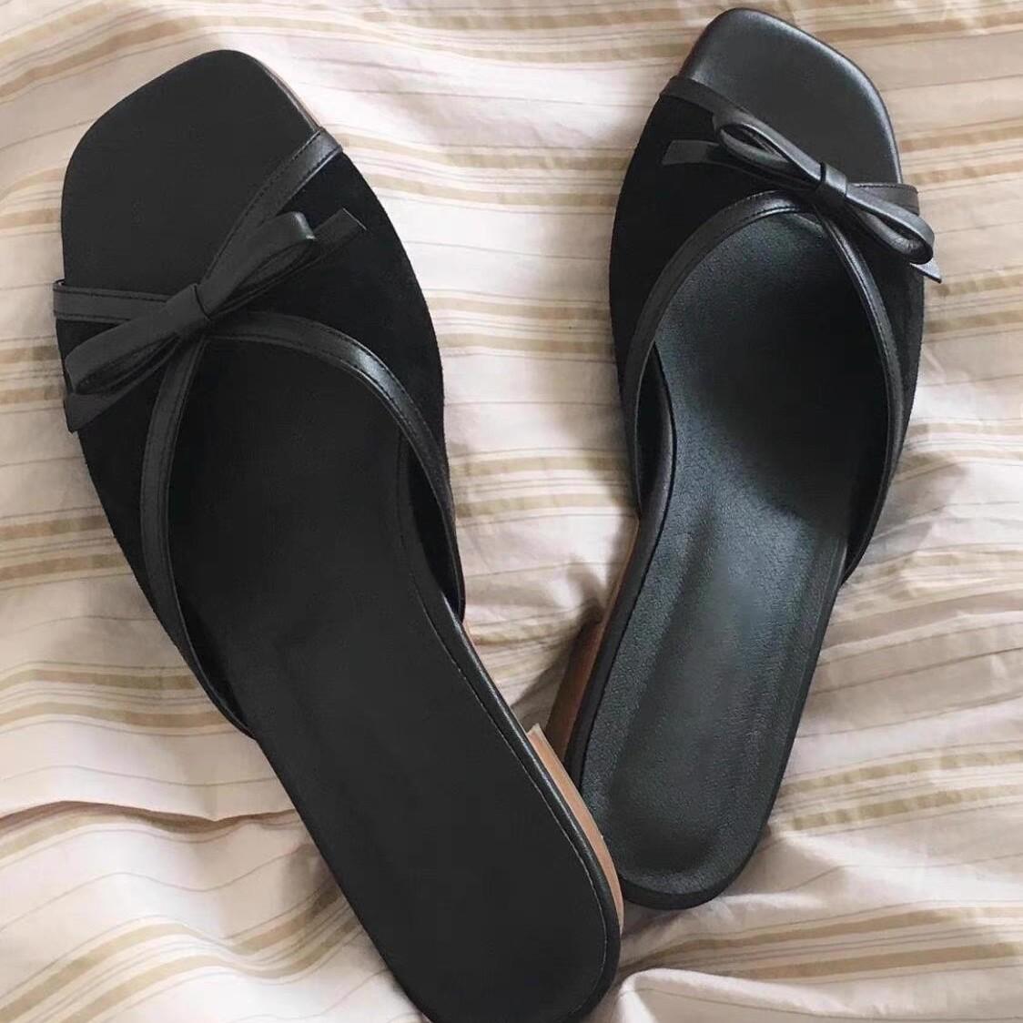 

Sheepskin version~ French bow square head low heel flat bottom open toe one-word slippers women s wear 2025 summer sandals 40 чёрный
