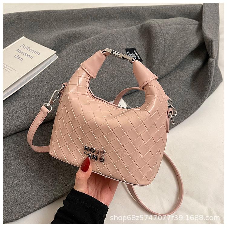 2025 new model, this year's popular bag, casual weaving trend, hand bag feeling, casual shoulder crossbody bucket bag