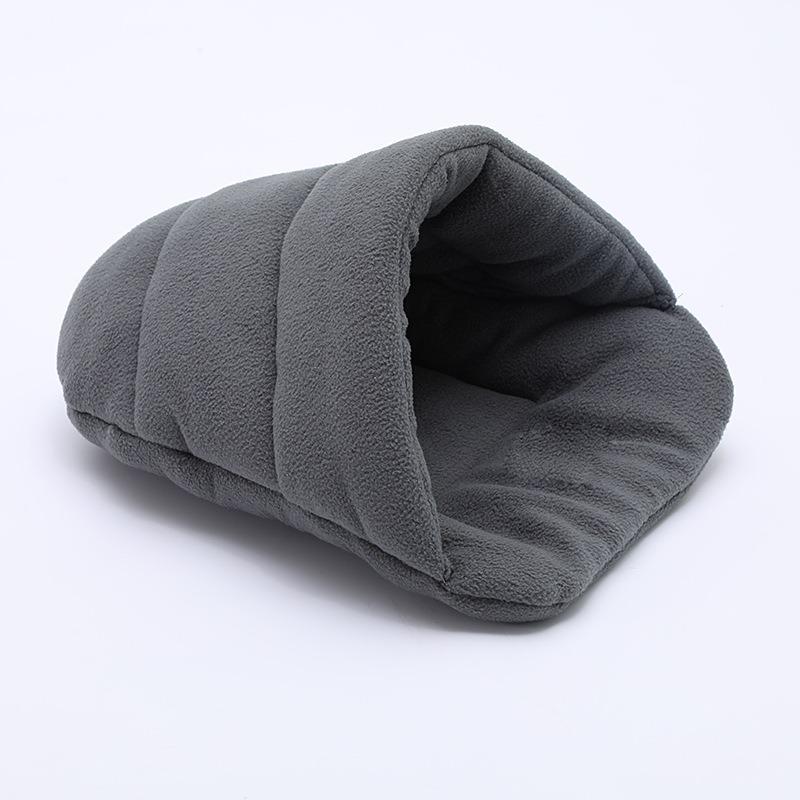 Pet Dog Cave Bed Thick Fleece Warm Soft Slipper Shape Beds Puppy Cats Tent Sleeping Mats Winter Pets Indoor Triangle Nest