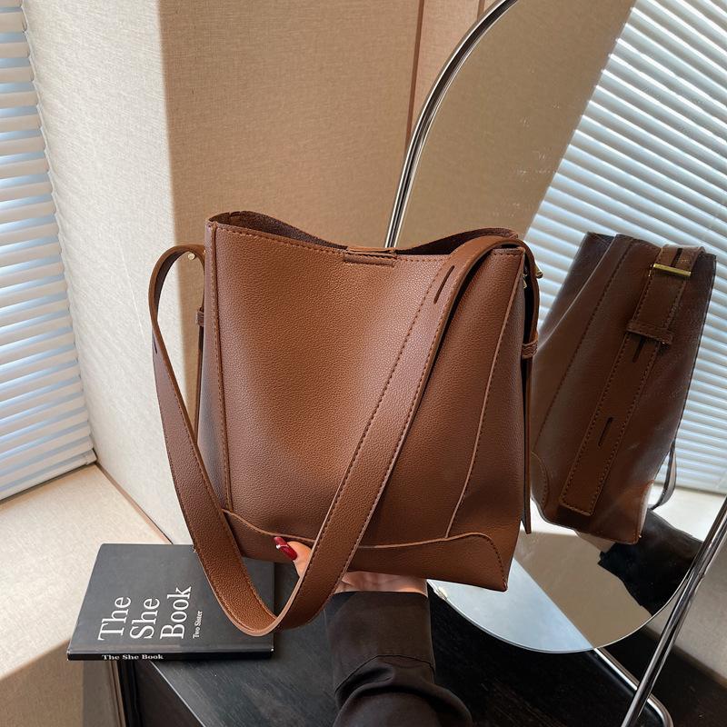 Today's popular bags bucket bags women's new fashion shoulder bags retro versatile casual messenger bags