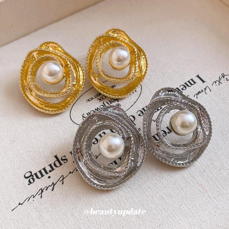 European and American silver needle winding circle pearl stud earrings temperament versatile minimalist earrings light luxury high-end earrings