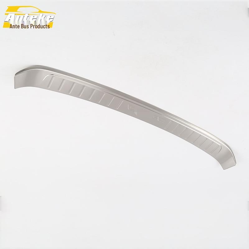 Compatible with 15 Cruze Models, This Stainless Steel Rear Guard Plate Protects and Modifies the Trunk's Tailgate.