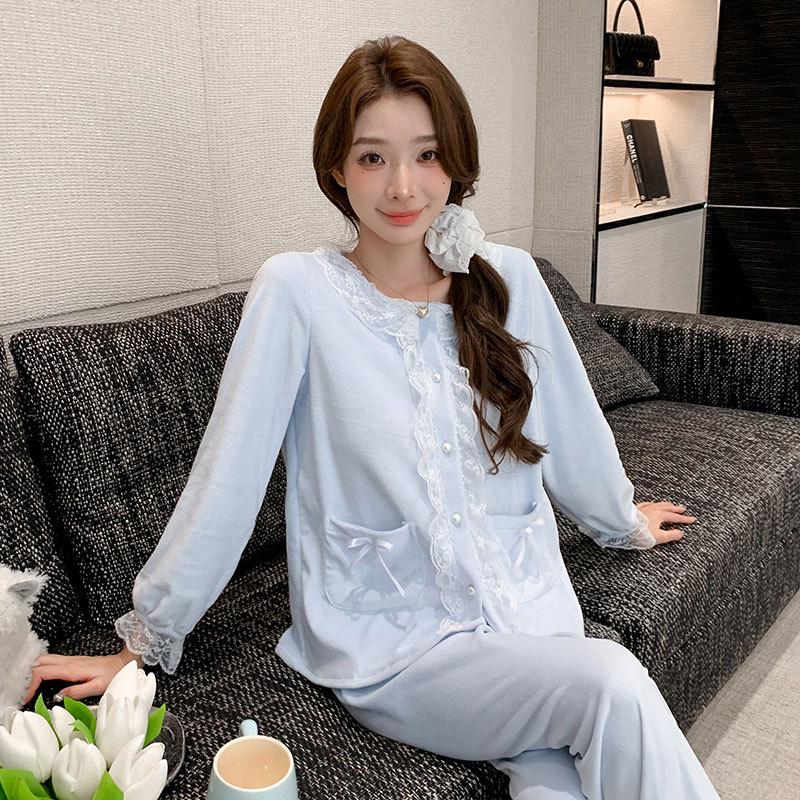 Women's Sweet Coral Fleece Pajamas Set - Double-Sided Thin Fleece, Wearable Indoors and Out, Autumn & Winter Comfort
