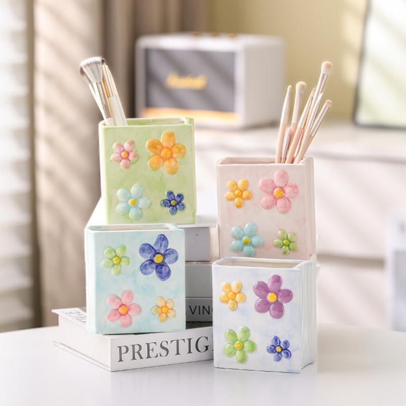 Porte-stylo en céramique Tulipe | Porte-rangement 3D en relief en forme de livre | Organisateur de pinceaux de maquillage et pièce décorative