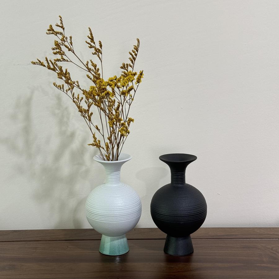 Ceramic Vase, Suitable for Home, Living Room, Dining Table, Farmhouse, Office Decoration, Bedroom, Table, and Kitchen Shelves