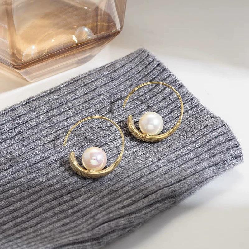 2025 Trendy French Pearl Earrings for Women: High-End Luxury Hoops with Elegant Style