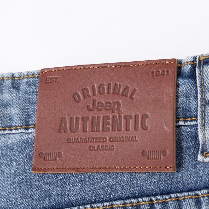 JEEP Men's Wrinkle-Resistant Straight-Leg Jeans