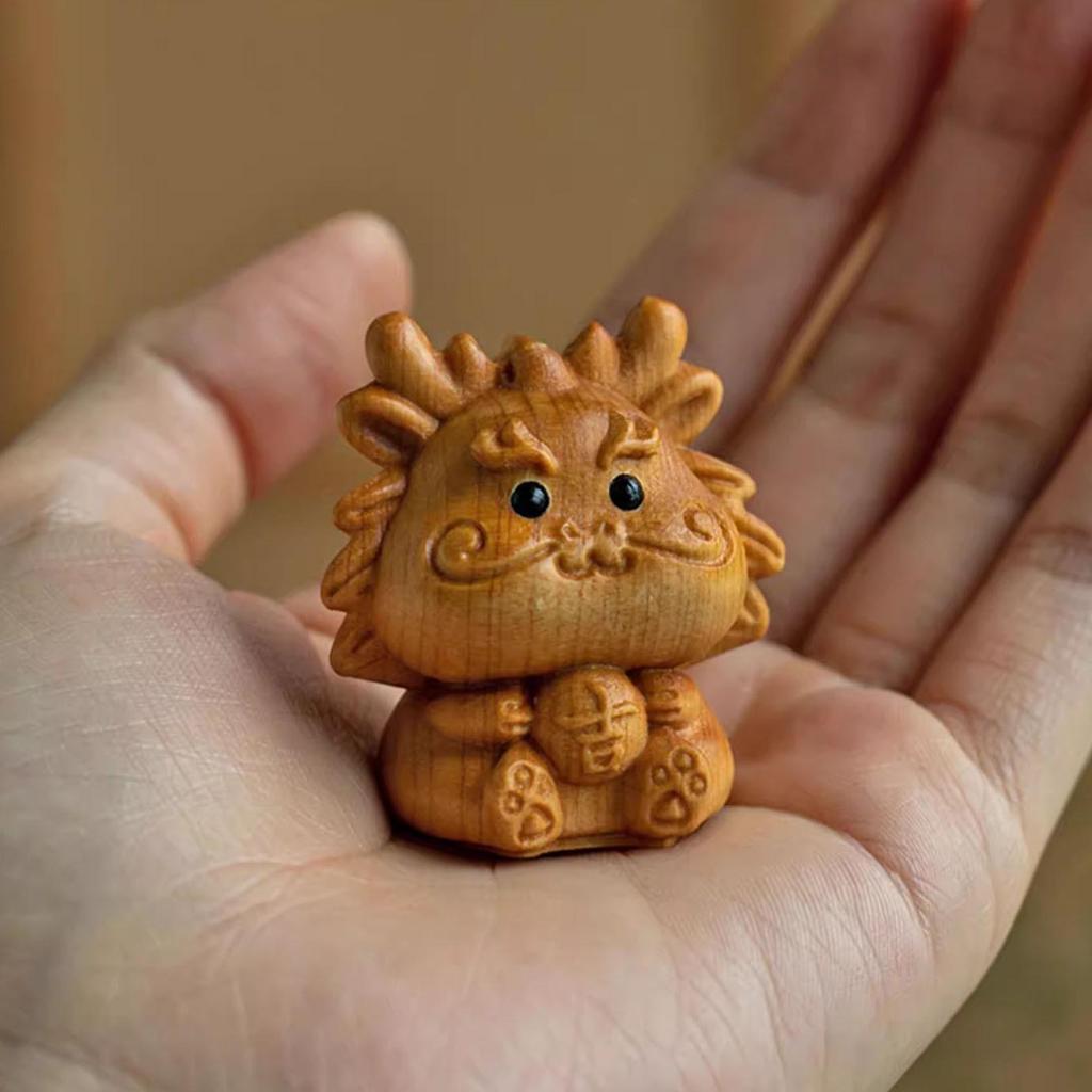 Handheld Zodiac Animal Thuja Wood Carvings: Cute Office Desk Healing Gifts