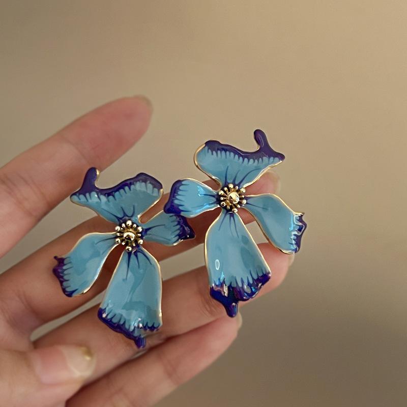 Ice quenched blue flower artificial crystal fringed earrings Cool wind temperament stud earrings Internet celebrity earrings