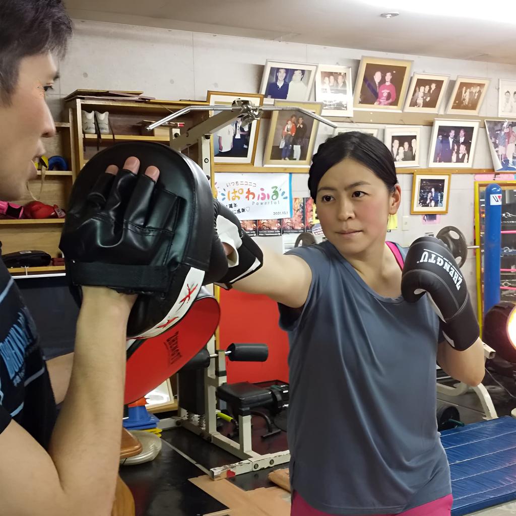 ZHENGTU Boxing Gloves and Mitt Set with Punching One Size Fits for and Children and Gloves, All, Adults, Men, Women, (Black Red)