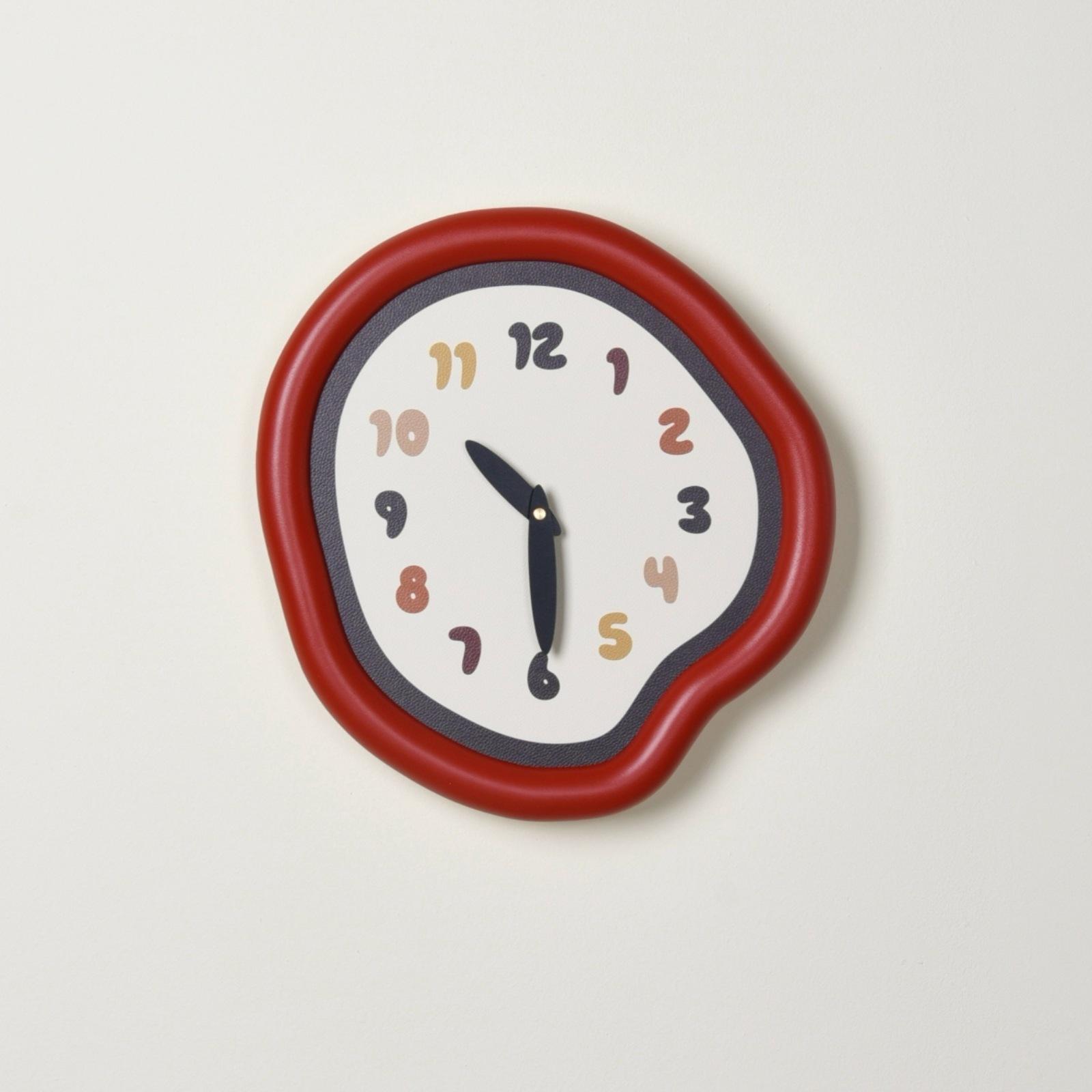 

Silent Punch-free Ins Style Creative Clock Japanese and Korean Retro Red Living Room Wall Clock Home High-end Decorative Clock Vintage Red - 33 × 35cm - SZ1-1-B