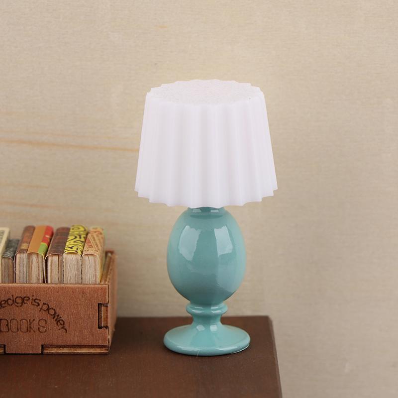 

1:12 миниатюрных настольных ламп для кукольного домика, модель для изучения, мебель для кукольного домика, украшение для микросцены, световое украшение, игрушки для ролевых игр as the picture