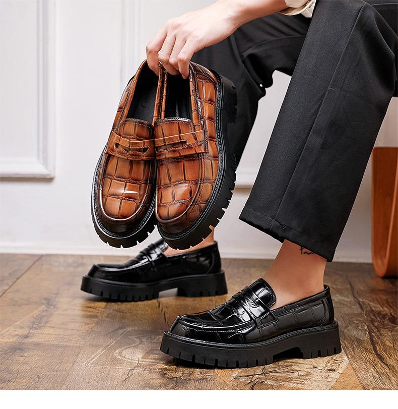 22 scarpe taglia grande scarpe a testa larga laccate suola spessa scarpe in pelle rialzanti