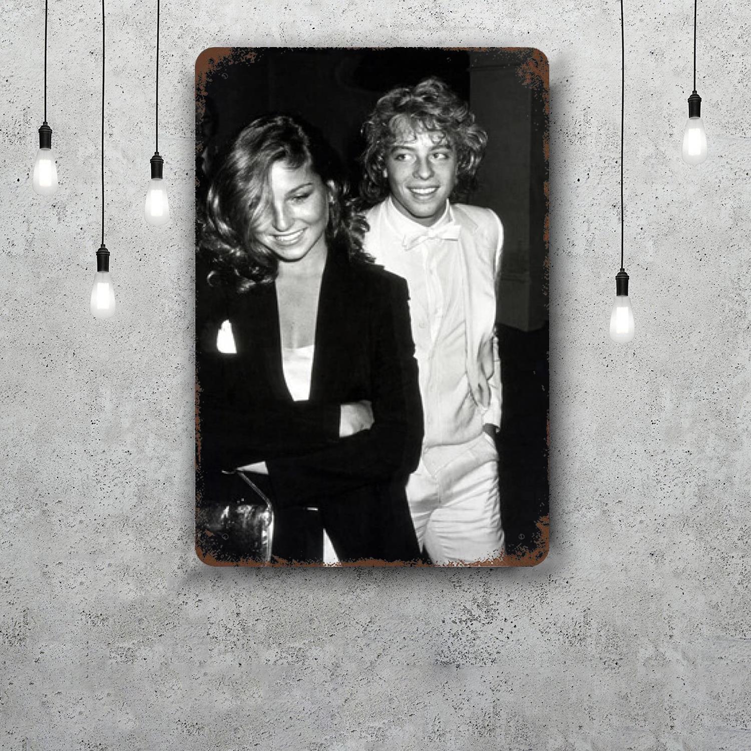

Leif Garrett Decor Vintage Metal Signs Tin Signs Captain Poster Decor for Bar Pub Club Man Cave Wall Decoration 20x30cm（7.8x11.8inch）