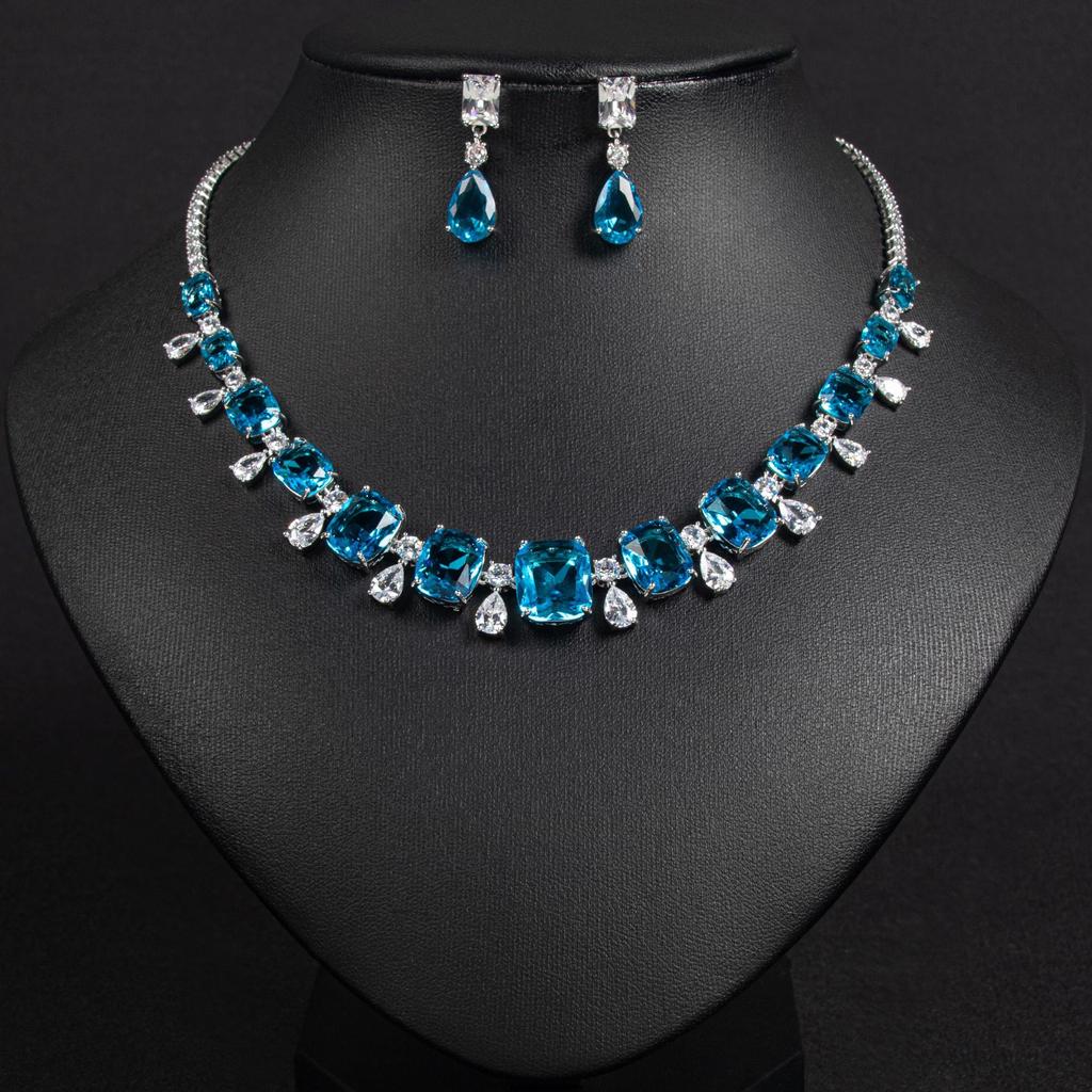 Women's Light Luxury Design Fashionable Zircon Water Drop Necklace Earring Set Versatile And Niche Design Sense Set