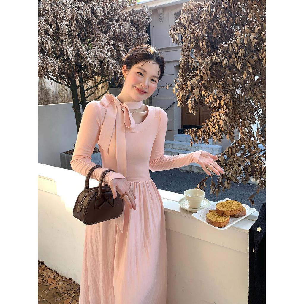 Elegantes koreanisches Herbst-Damen-Set: Kleid mit hohem Bund, Schleife und langen Ärmeln mit Nischen-Design-Gefühl
