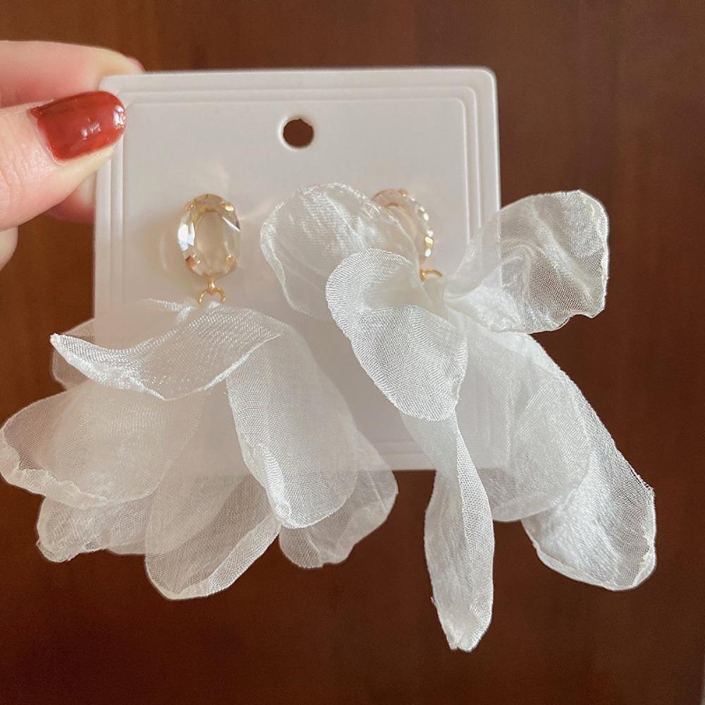 Silver Needle Flower Love Earrings Simple and High-end Sense Versatile Stud Earrings Niche Temperament Earrings Women