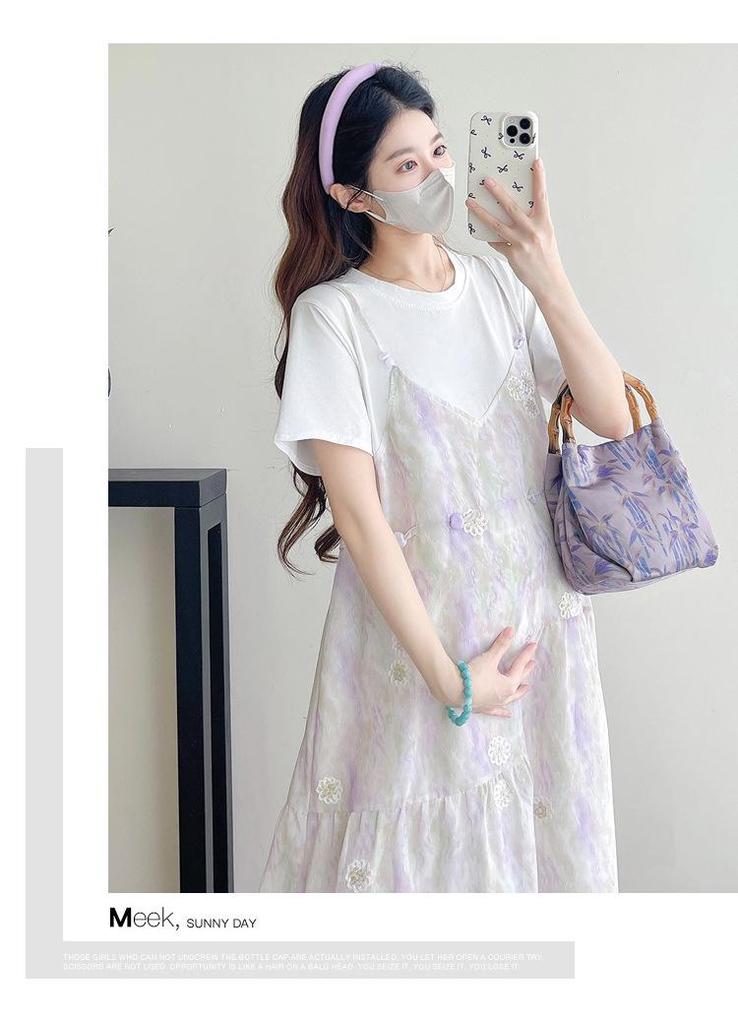 Chic Maternity Dress: Fashionable Loose Fit with Floral Embroidery and Faux Two-Piece Design