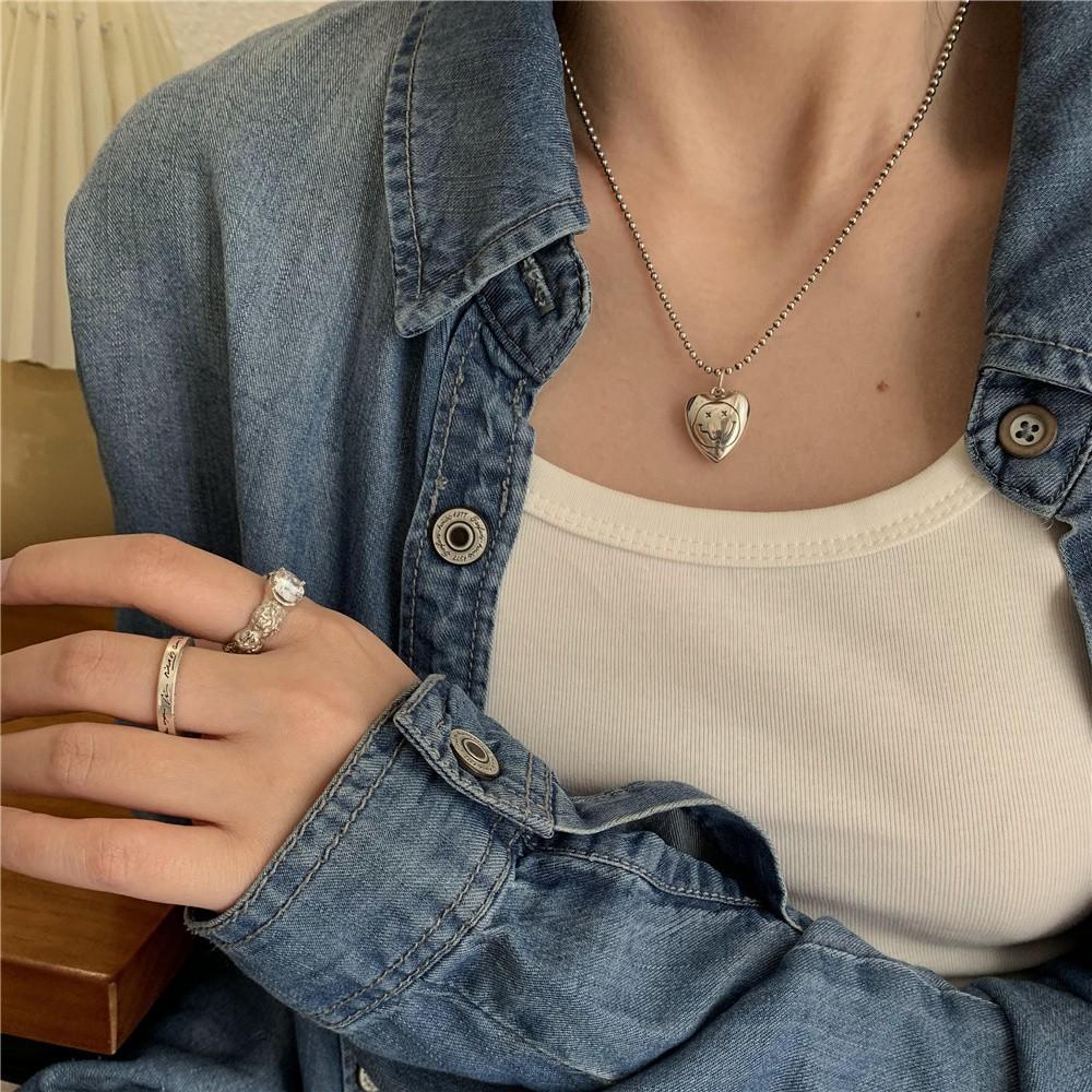 Colier cu Mărgele Rotunde Tridimensionale cu Față Zâmbitoare Drăguță, Temperament Stil Rece, Sens de Design de Nișă, Lanț pentru Claviculă