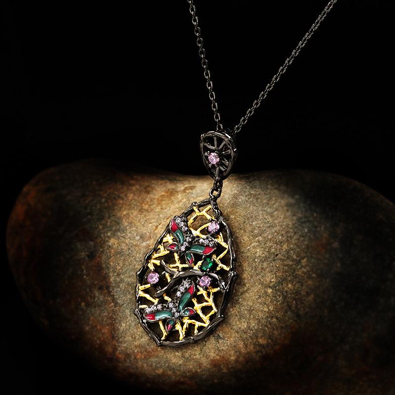

Ретро этнический стиль полые листья инкрустированные бриллиантами бабочка кулон ожерелье