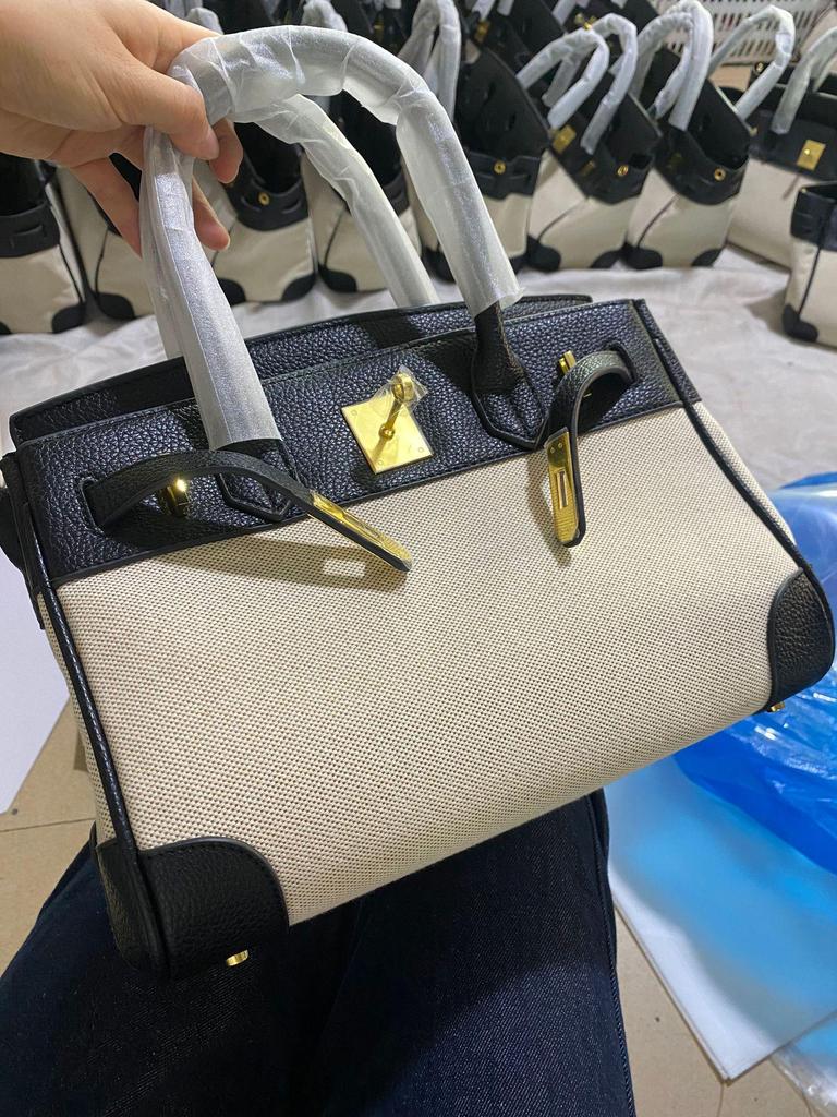 Γυναικεία Εμβληματική Τσάντα Tote Color-Block Φθινόπωρο/Χειμώνας 2025