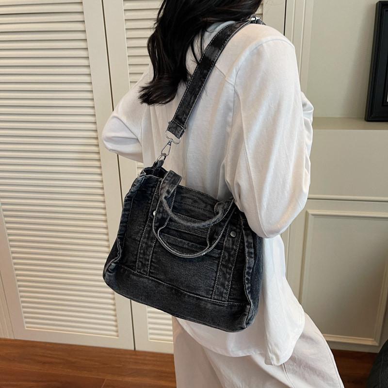 Urban Minimalist Denim Tote Bag For Women With Zipper Closure And Interior Pockets
