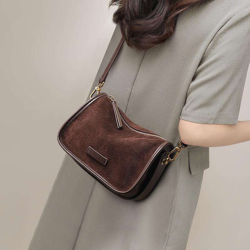 

Bag New Spring and Summer Women s Bag Light Luxury Retro Pillow Bag Versatile Shoulder Bag Niche Design Crossbody Bag кофейный
